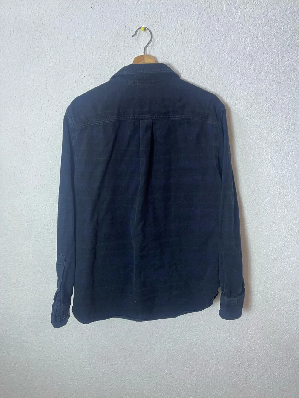 The north face  long-sleeve button-down shirt size M
